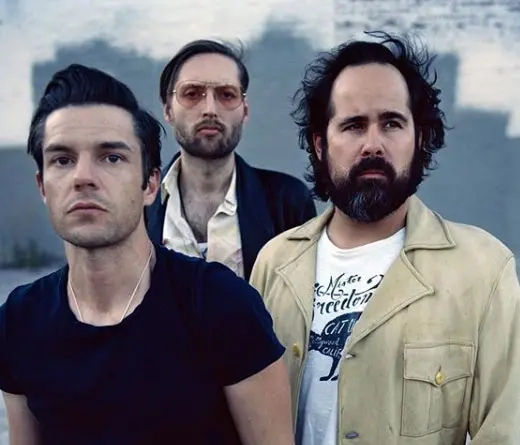 The Killers presenta el  video de su nueva cancin Land Of The Free.
